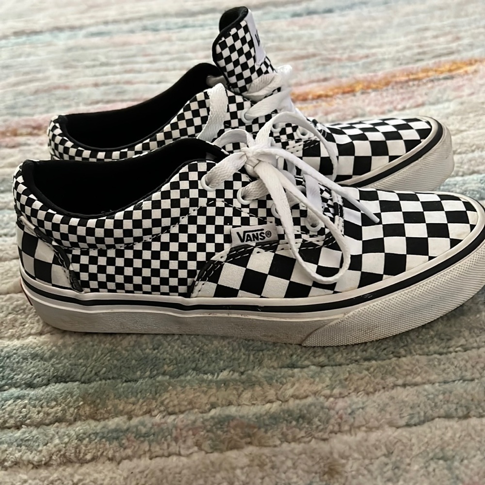 VANS OLD SKOOL BLACK/WHITE CHECKERBOARD YOUTH SZ 3.